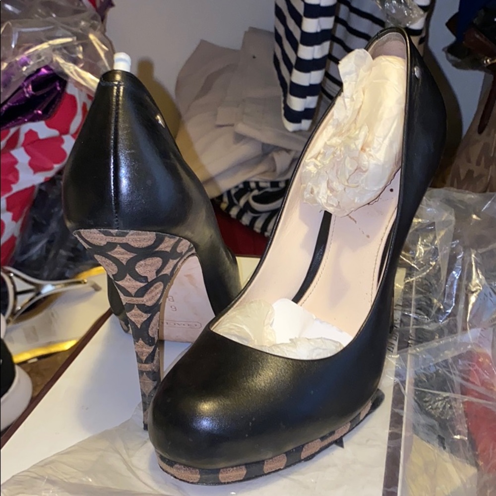 Coach Alexa Round Toe Pump